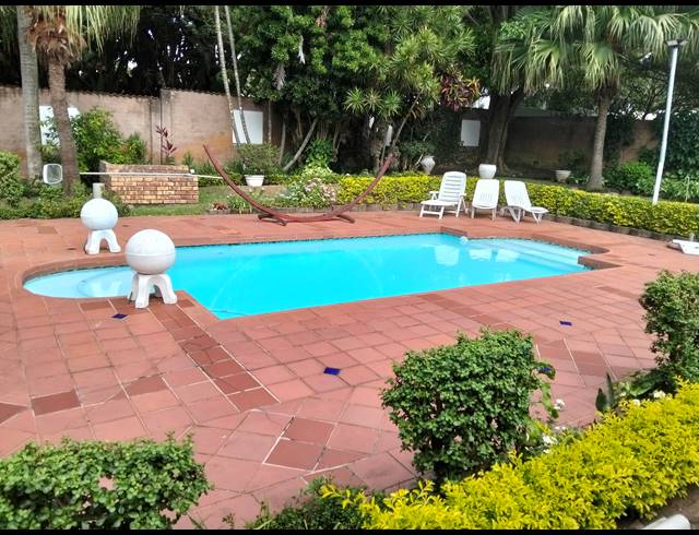 6 BEDROOM HOUSE FOR SALE IN UVONGO
